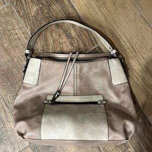 Realer purse. Lots of storage. Many pockets. Barely used.